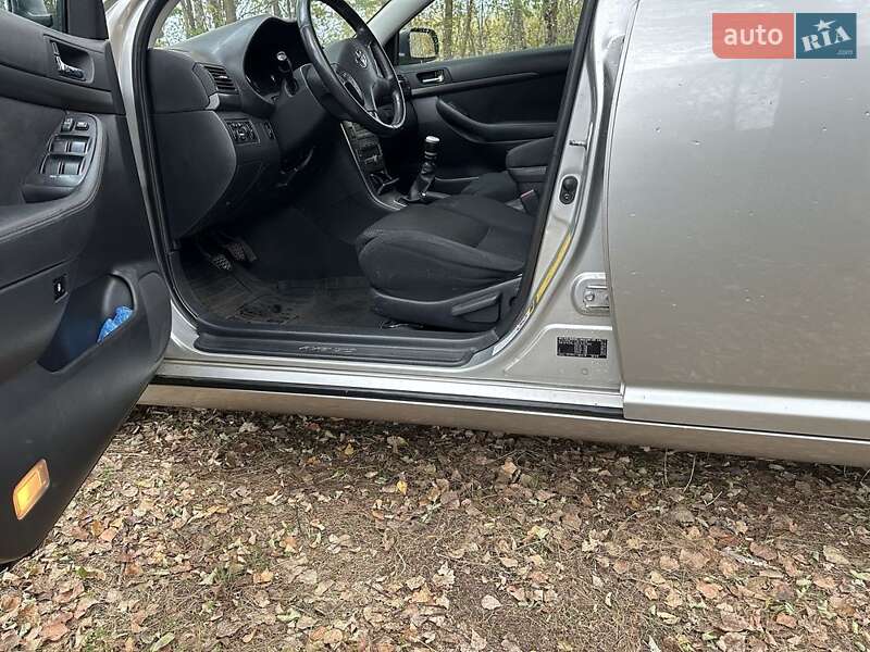 Универсал Toyota Avensis 2006 в Киеве