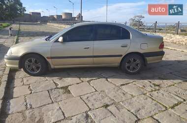 Седан Toyota Avensis 2002 в Білгороді-Дністровському