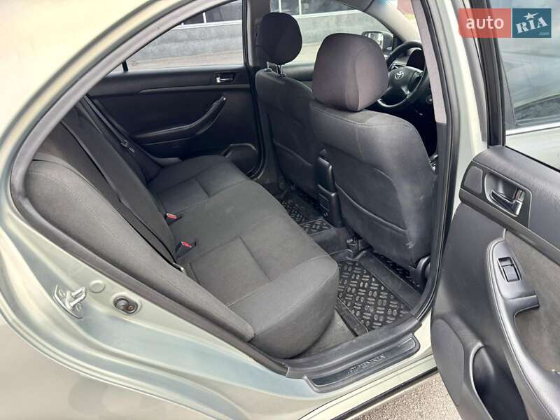 Седан Toyota Avensis 2004 в Харькове фото 11 Седан Toyota Avensis 2004 в Харькове