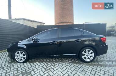 Седан Toyota Avensis 2014 в Ивано-Франковске