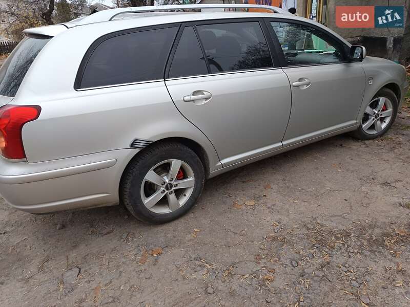 Універсал Toyota Avensis 2005 в Ратному