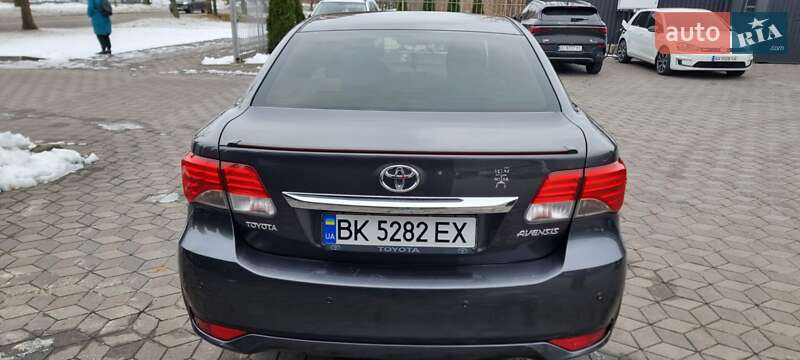 Седан Toyota Avensis 2012 в Броварах