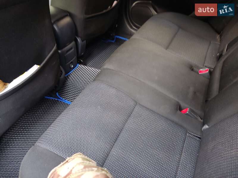 Універсал Toyota Avensis 2008 в Кривому Розі