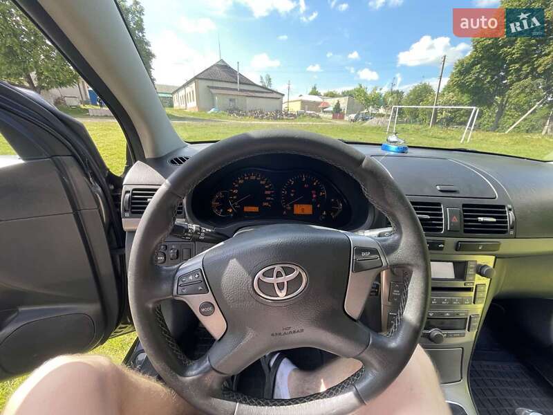 Универсал Toyota Avensis 2006 в Могилев-Подольске