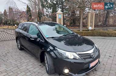 Універсал Toyota Avensis 2012 в Сарнах