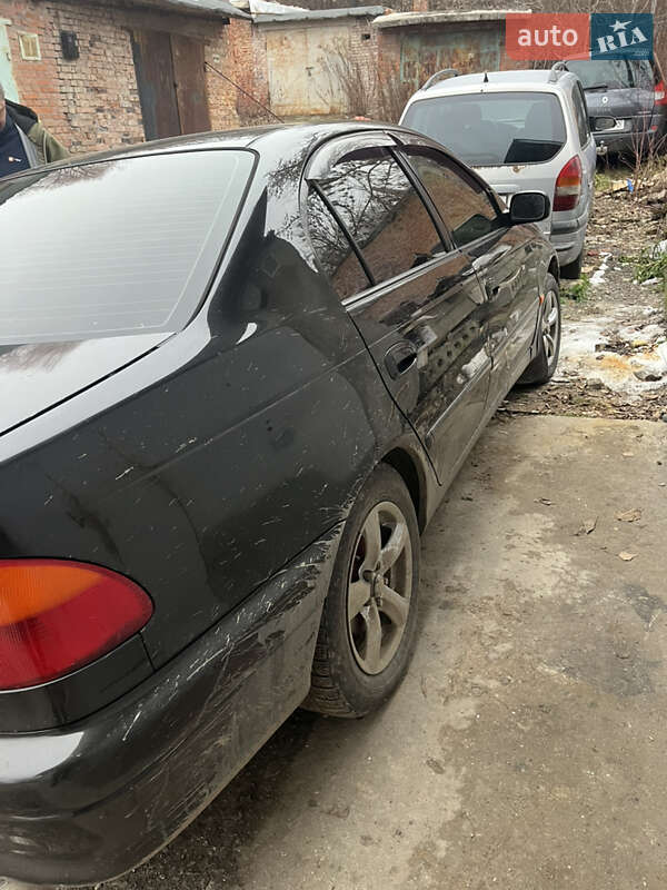 Седан Toyota Avensis 2000 в Хмельницькому