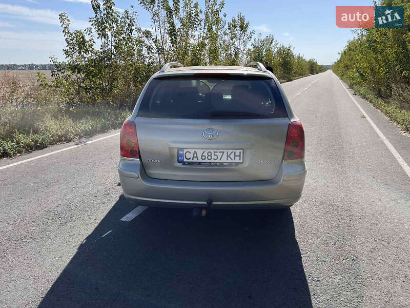 Универсал Toyota Avensis 2005 в Христиновке