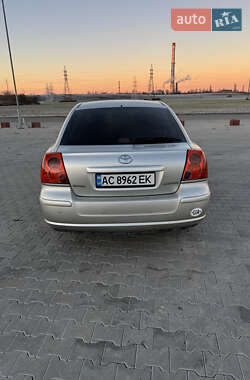 Лифтбек Toyota Avensis 2005 в Луцке