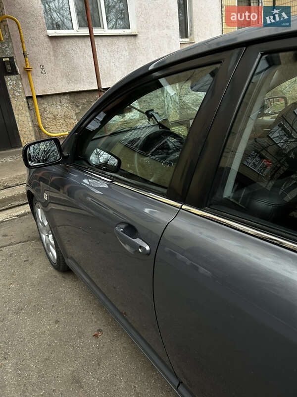 Лифтбек Toyota Avensis 2004 в Кривом Роге фото 11 Лифтбек Toyota Avensis 2004 в Кривом Роге