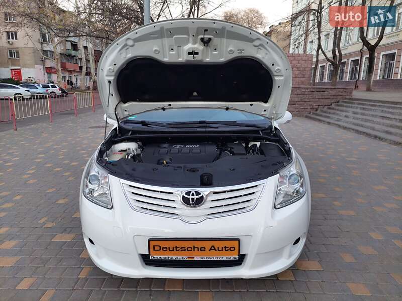Универсал Toyota Avensis 2010 в Одессе
