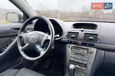 Универсал Toyota Avensis 2004 в Ровно