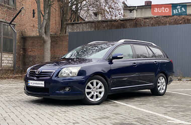 Універсал Toyota Avensis 2006 в Житомирі