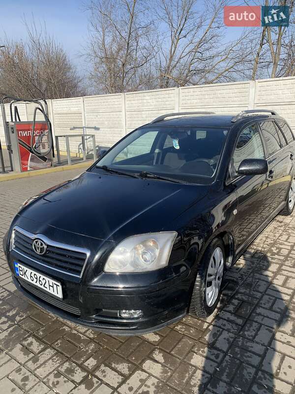 Універсал Toyota Avensis 2003 в Рівному