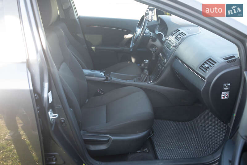 Универсал Toyota Avensis 2010 в Луцке