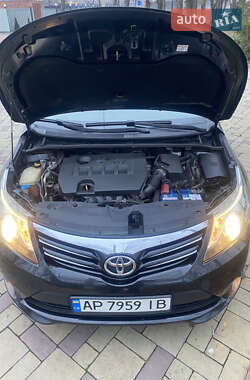 Седан Toyota Avensis 2013 в Кременчуці