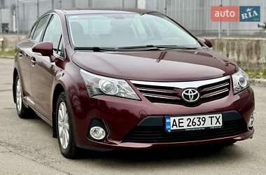 Седан Toyota Avensis 2012 в Дніпрі