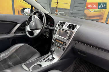 Седан Toyota Avensis 2012 в Стрию