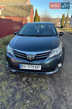 Седан Toyota Avensis 2015 в Дунаевцах