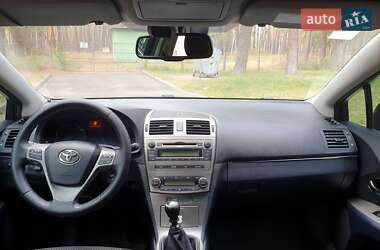 Седан Toyota Avensis 2011 в Чернігові