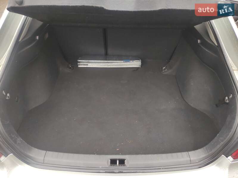 Лифтбек Toyota Avensis 2008 в Зборове