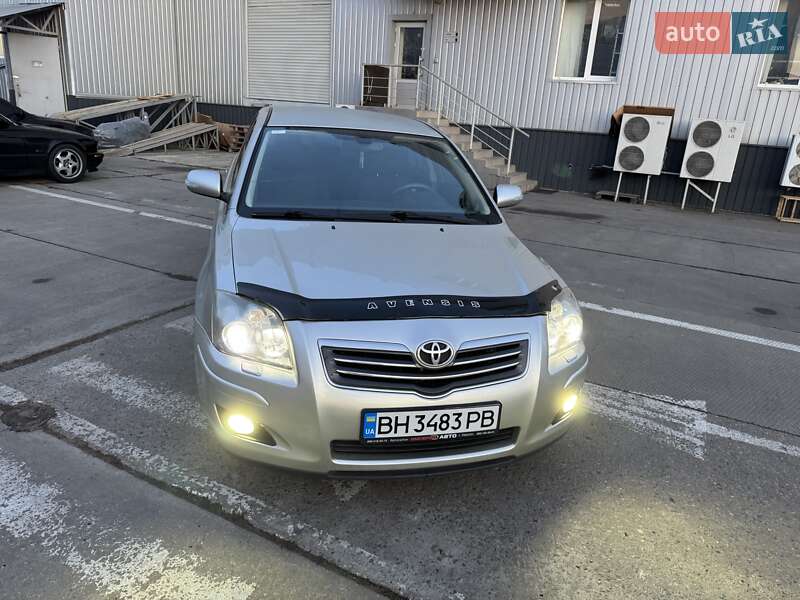 Седан Toyota Avensis 2006 в Одесі