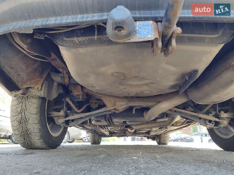 Ліфтбек Toyota Avensis 2008 в Хоролі