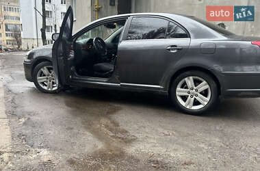 Седан Toyota Avensis 2006 в Рівному