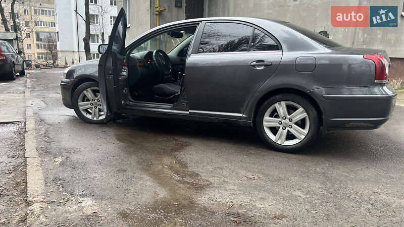 Седан Toyota Avensis 2006 в 