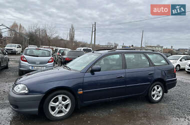 Універсал Toyota Avensis 2001 в Рівному