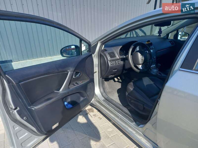 Универсал Toyota Avensis 2009 в Ровно