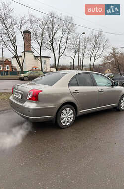 Седан Toyota Avensis 2006 в Сумах