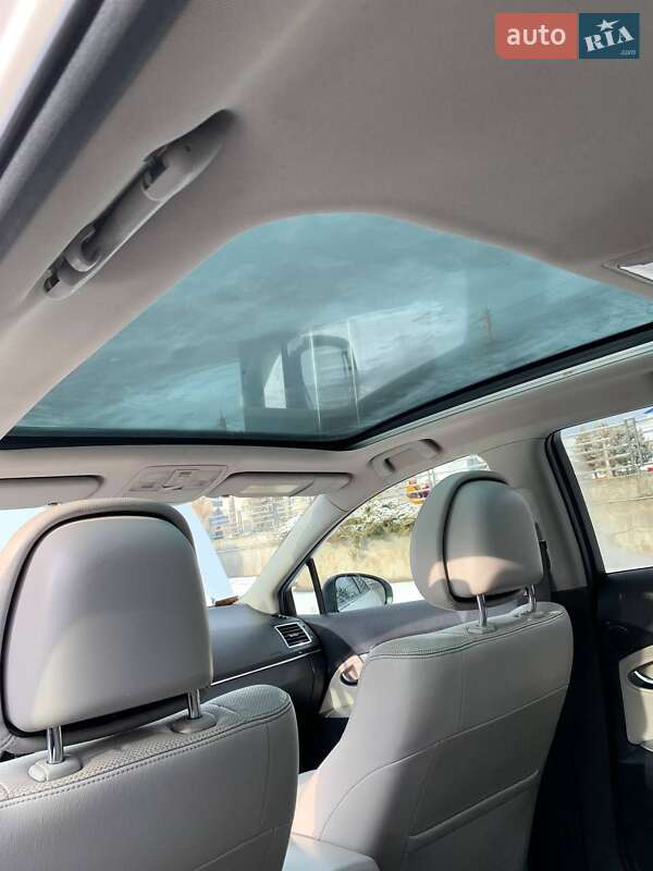 Універсал Toyota Avensis 2012 в Тернополі