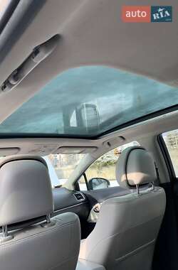 Універсал Toyota Avensis 2012 в 
