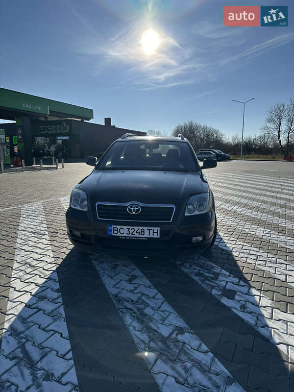 Універсал Toyota Avensis 2004 в 