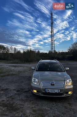 Універсал Toyota Avensis 2004 в Дубні