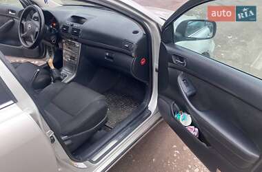 Седан Toyota Avensis 2006 в Дніпрі