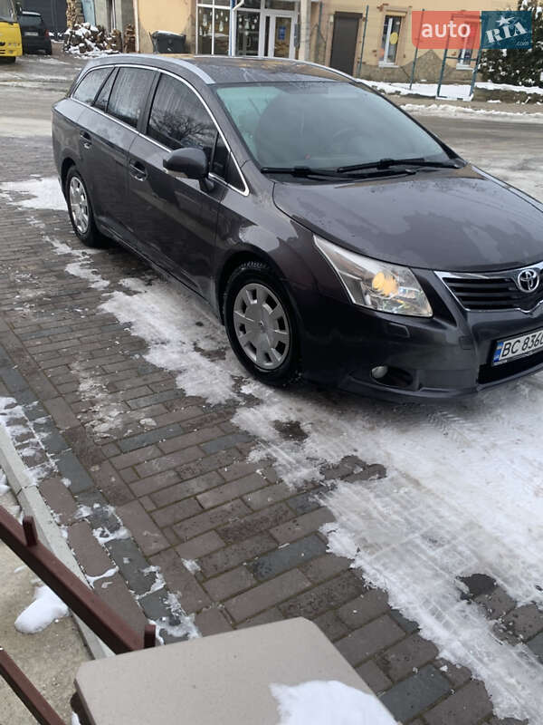 Універсал Toyota Avensis 2010 в Львові