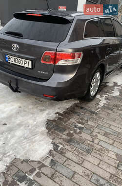 Універсал Toyota Avensis 2010 в Львові