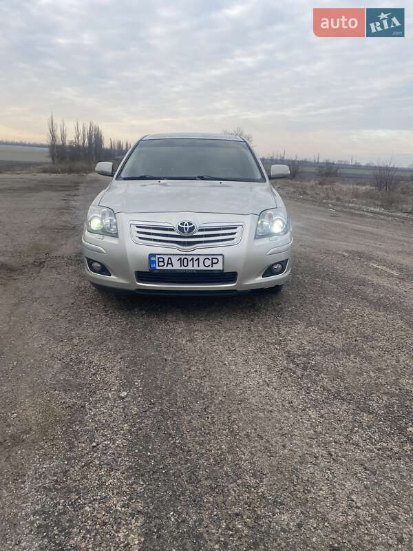 Седан Toyota Avensis 2006 в Бобринці