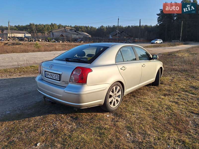 Лифтбек Toyota Avensis 2008 в Киеве