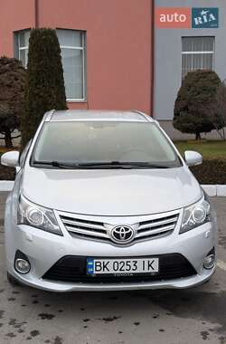 Універсал Toyota Avensis 2012 в Сарнах