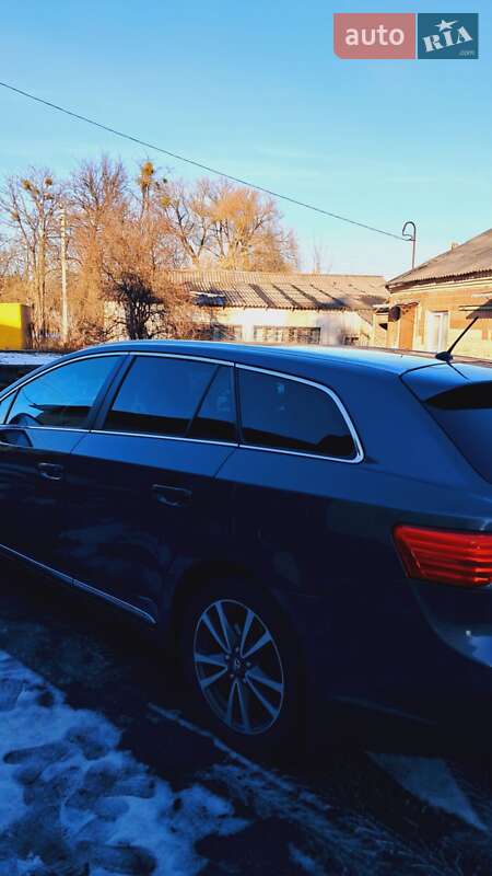 Універсал Toyota Avensis 2013 в Луцьку