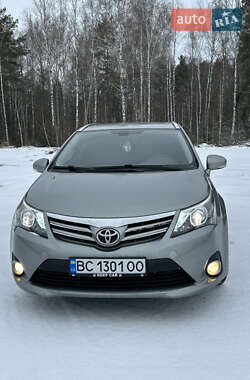 Універсал Toyota Avensis 2012 в Сарнах