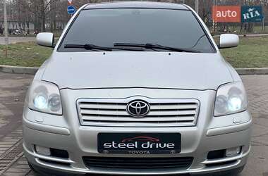 Седан Toyota Avensis 2005 в Николаеве