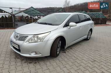 Універсал Toyota Avensis 2010 в Житомирі