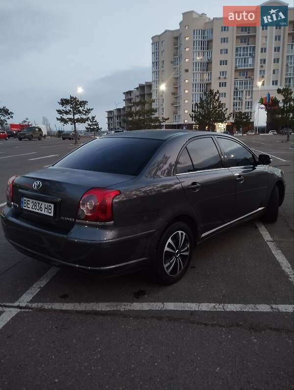 Седан Toyota Avensis 2008 в Очакові