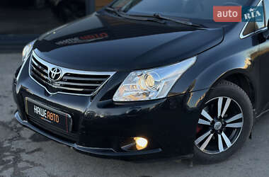 Седан Toyota Avensis 2009 в Червонограде