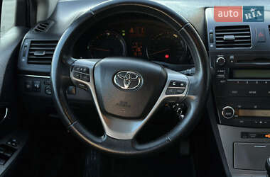 Седан Toyota Avensis 2009 в Червонограде