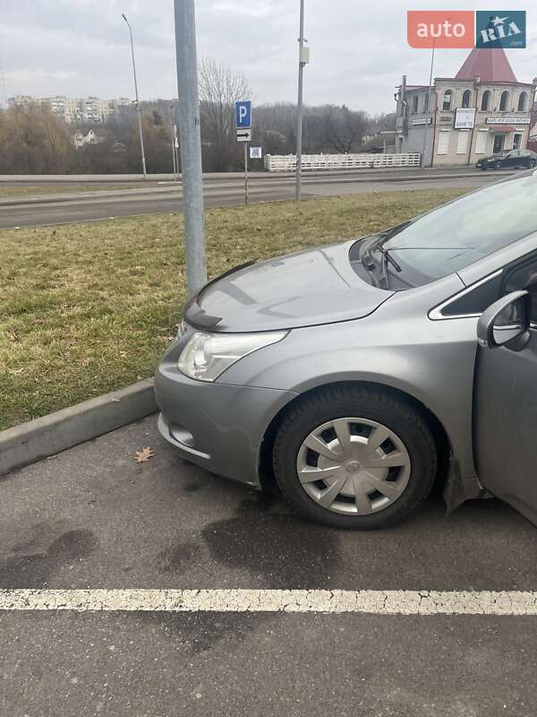 Седан Toyota Avensis 2010 в Вінниці