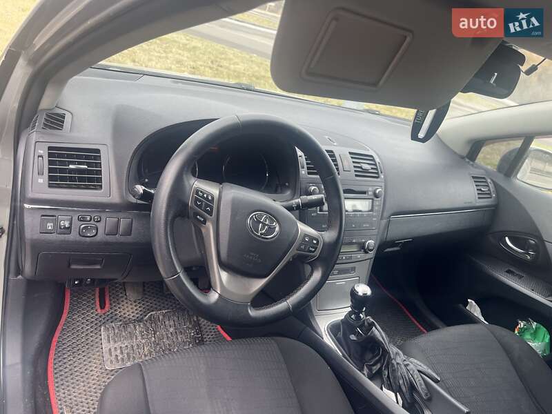 Седан Toyota Avensis 2010 в Вінниці